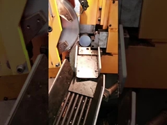 丸い棒を切るプロセス,前面,横切りに振動痕がない